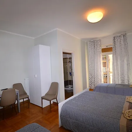 Pensjonat Lidiya 3*
